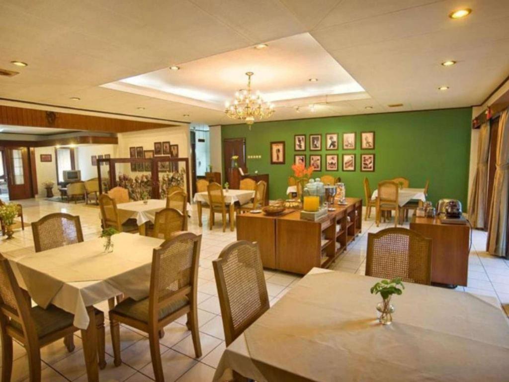 Paniisan Hotel Бандунг Екстериор снимка