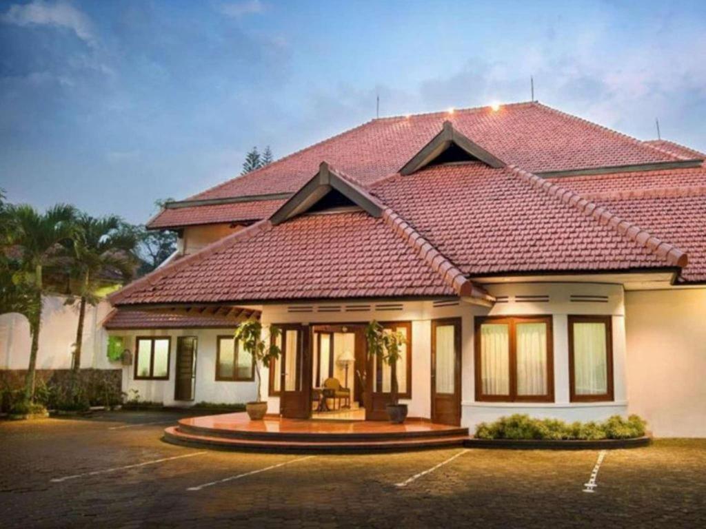 Paniisan Hotel Бандунг Екстериор снимка